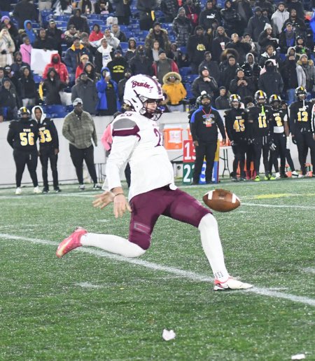 broadneckfb's tweet photo. Congratulations to @ChrisColeman040 on being named 1st Team 4a  All State https://t.co/BZylumGVPx