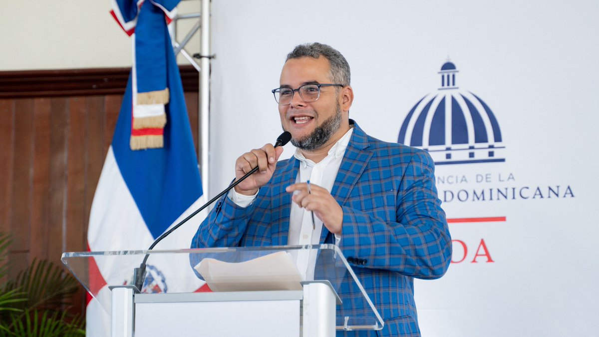 Feda_RD's tweet photo. Galván ofreció los datos de los principales logros en el marco de un encuentro con agricultores celebrado en la Asociación de Productores de San Juan de la Maguana, donde aprovechó para agradecer el apoyo del presidente Luís Abinader al campo dominicano.
#fedard https://t.co/NI314BBLIb