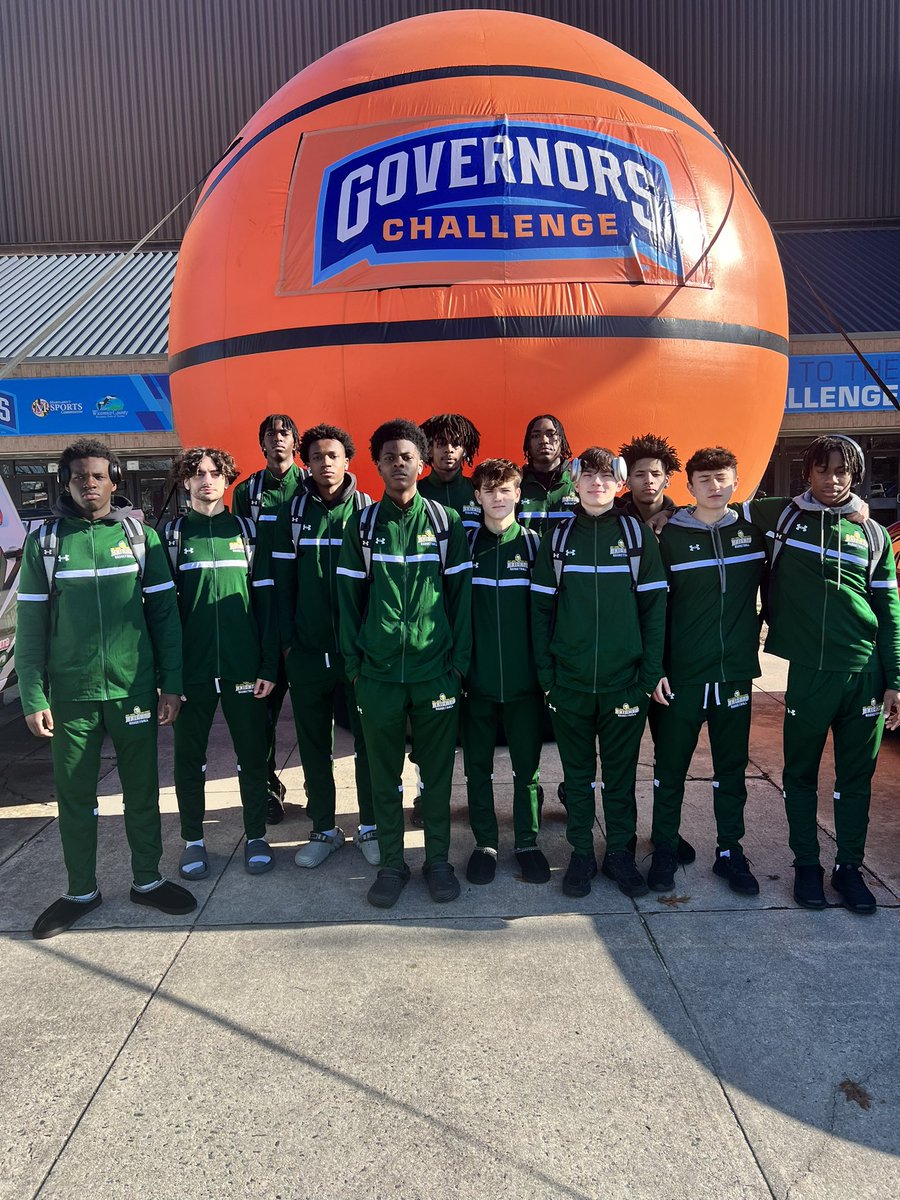 CoachBTurnage's tweet photo. Shoot around before our game this evening @GovChallenge #HCKNIGHTS https://t.co/ayLapRtLlH
