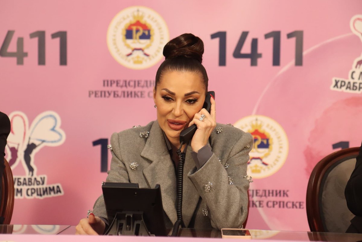 VesnaRivule's tweet photo. Za cecu nema?
E vuci ce ti se creva po beogradu! https://t.co/rui8nLXR6t