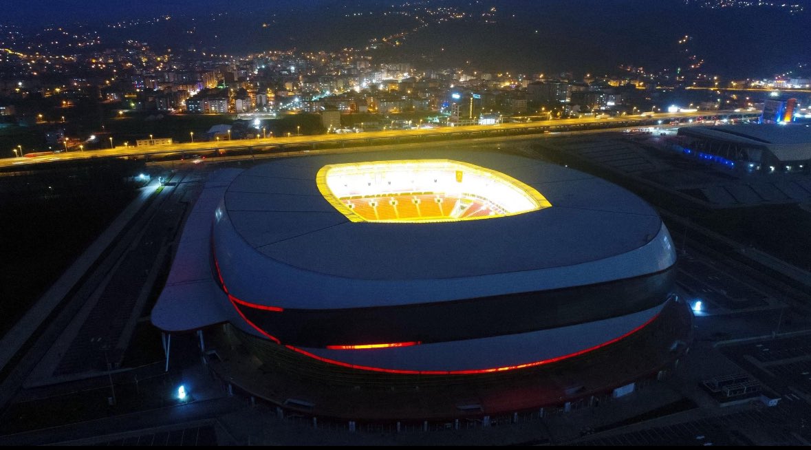 İsiklari actik 
Bayraklari astik 
Samsun a bekliyoruz
MUSTAFA KEMAL İN ASKERLERİYİZ
<a href="/Fenerbahce/">Fenerbahçe SK</a> 
<a href="/GalatasaraySK/">Galatasaray SK</a>