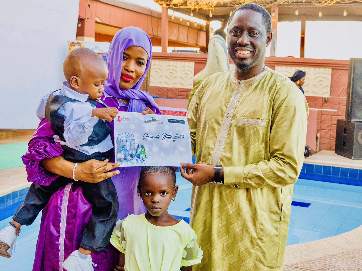 PapeMalickNdour's tweet photo. 3-…détermination et leur engagement à œuvrer pour la jeunesse, l’entrepreneuriat et l’emploi au Sénégal.

Bonne et heureuse année à toutes et à tous!

Deweneti leen.

PMN.

#senegal
#2024
#mjee https://t.co/N5CTGO7Aqq