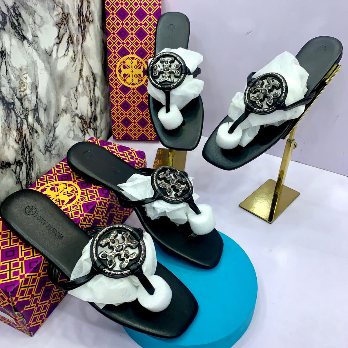 Price 25k
#styleblogger #stylefashion #WomeninBusiness #shoeslover #giftsforher #Accessories #shoes #shoesaddict #shoesinlagos #shoesstyle #shoeslover