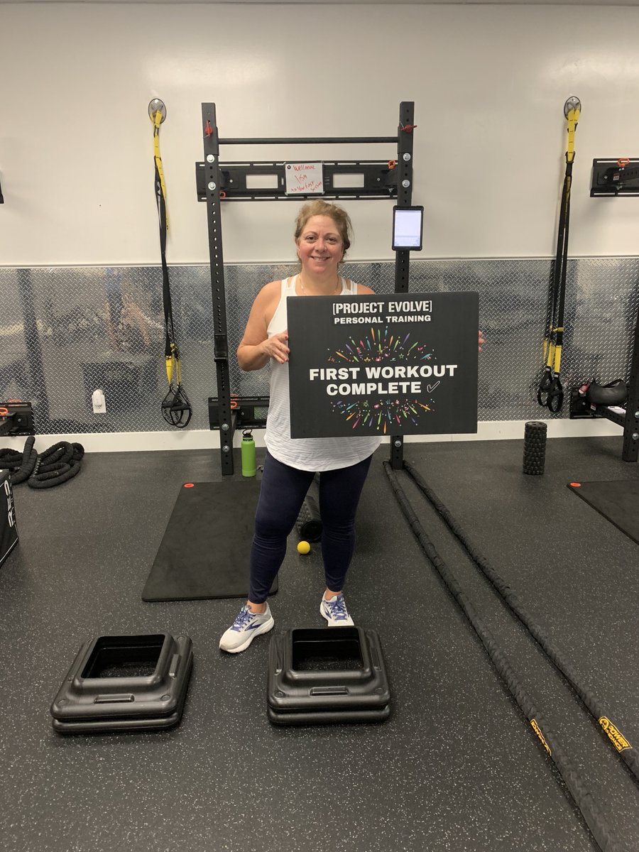 projectevolve_'s tweet image. 💪First workout ✅ HUUUGE SHOUTOUT to Lisa for CRUSHING her first workout with us today! We are so excited for you to be part of our #fitfam! Proud of your work today! You killed it! 
#firstworkout #naplesfl #personaltraining #personaltrainer #letsgo