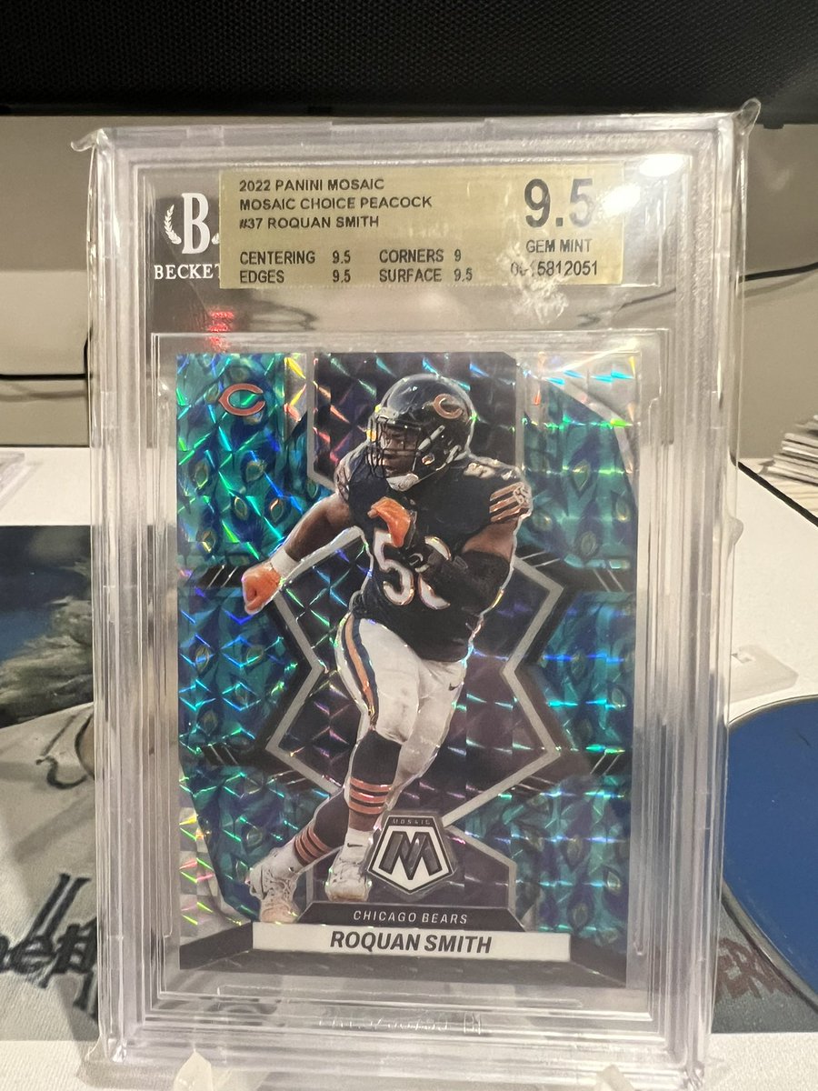 ZewlanderCards's tweet photo. A few players I miss 😢from the Bears. Khalil Mack 1/1 and Roquan(should of paid him). *sigh* @CardPurchaser https://t.co/69Qwe2kNgy