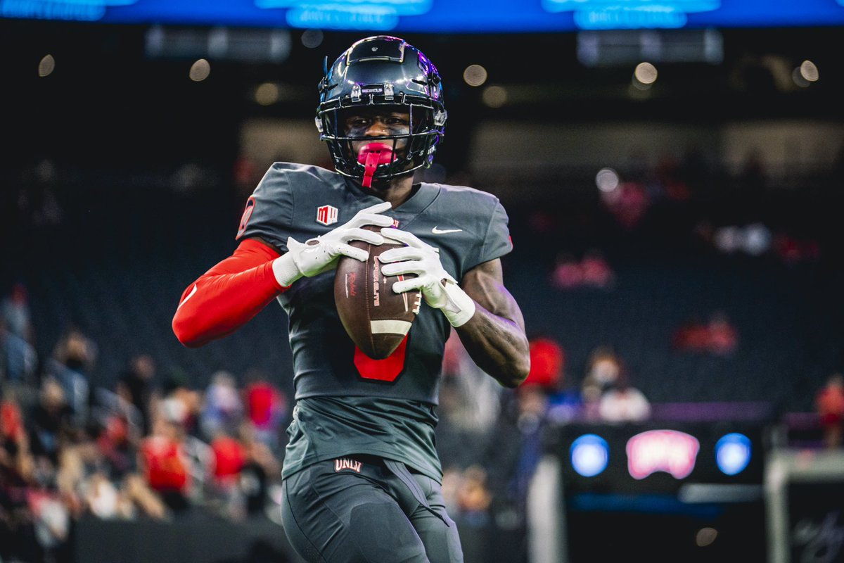 senikamckie's tweet photo. I want to thank the UNLV Football Family for the opportunity. After a lot of prayer for guidance and direction, I have decided to enter the Transfer Portal as a Grad Transfer with 1 year of elgibilty. https://t.co/vLIY9WRGNk