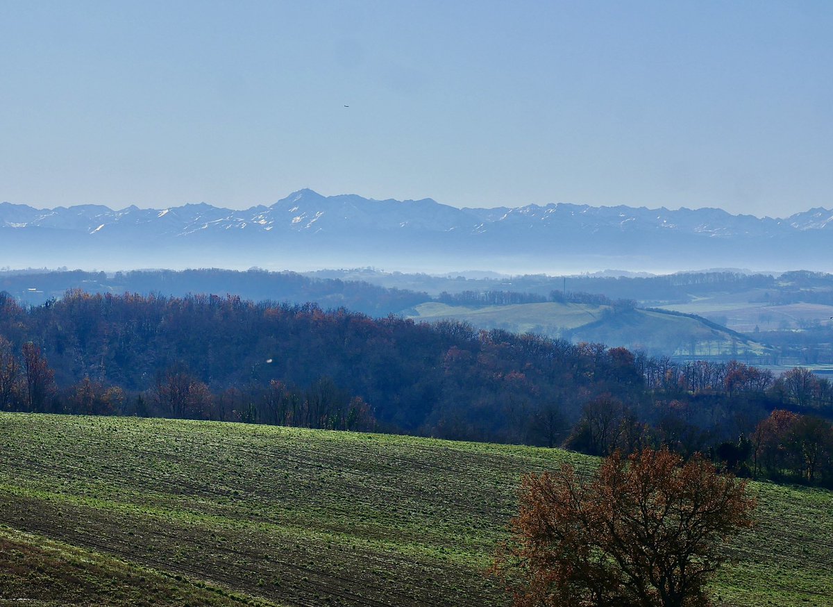 @GersTourisme @Sylvie_Latina_5 @Occitanie @VoyageOccitanie @Balade_Sympa @EnFranceAussi @LeBouduMonde @Lecoinvoyageurs Avant hier, Pic du Midi de Bigorre depuis Tourdun, village des collines (Marciac) 😎