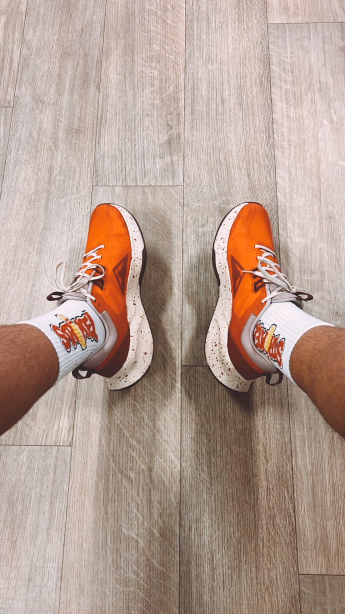 tom1211998's tweet photo. Se me olvidó subirlas esta mañana 😛 #feet #hot #gimnasio #pleasure https://t.co/J7pTfa53EJ