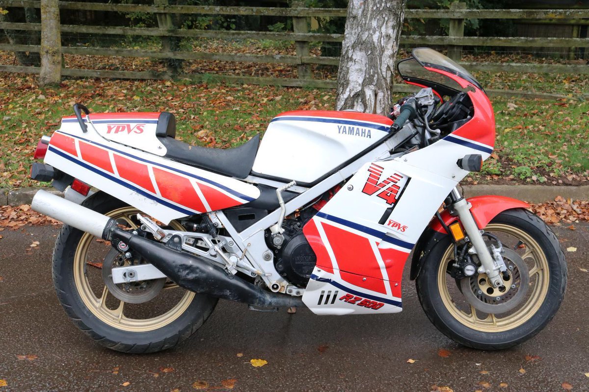 BarnFindsUK's tweet photo. Ad:  1985 Yamaha RD500
On eBay here -->> https://t.co/nkMaSmeKnz

 #YamahaRD500 #1985Yamaha #MotorcycleForSale #TwoStroke #ClassicBike #RetroRide #BikeLovers #RacingMachine https://t.co/OxC9iFof89