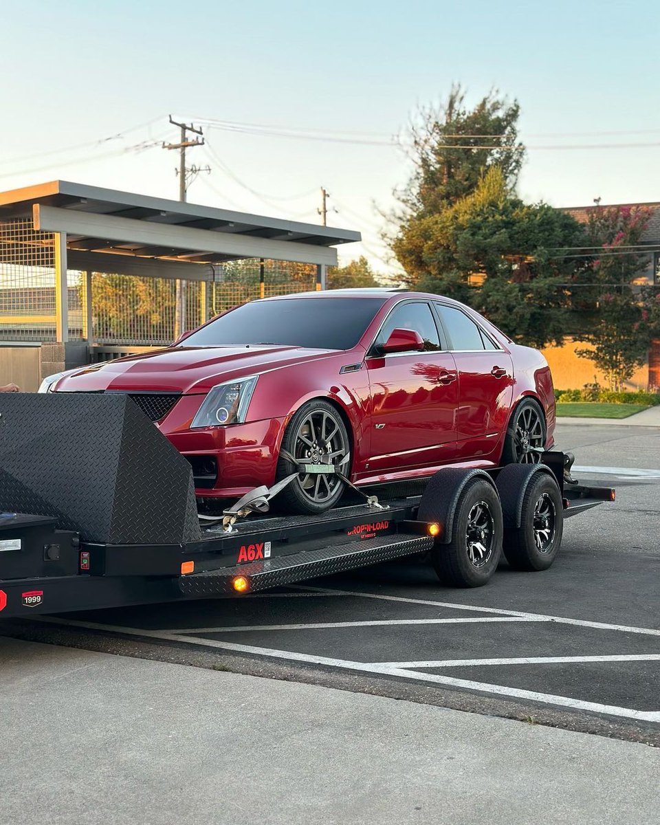 MaxxdTrailers's tweet photo. It's #funFriday, so here's @Ceramicpro_dublin hauling a client's Cadillac with his A6X Drop-N-Load.

What are you doing this weekend? https://t.co/Azz9YCVb95