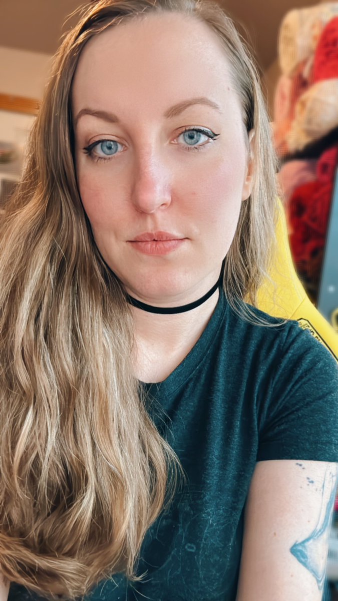 AlyLee on the Blue app 🦇 tweet media