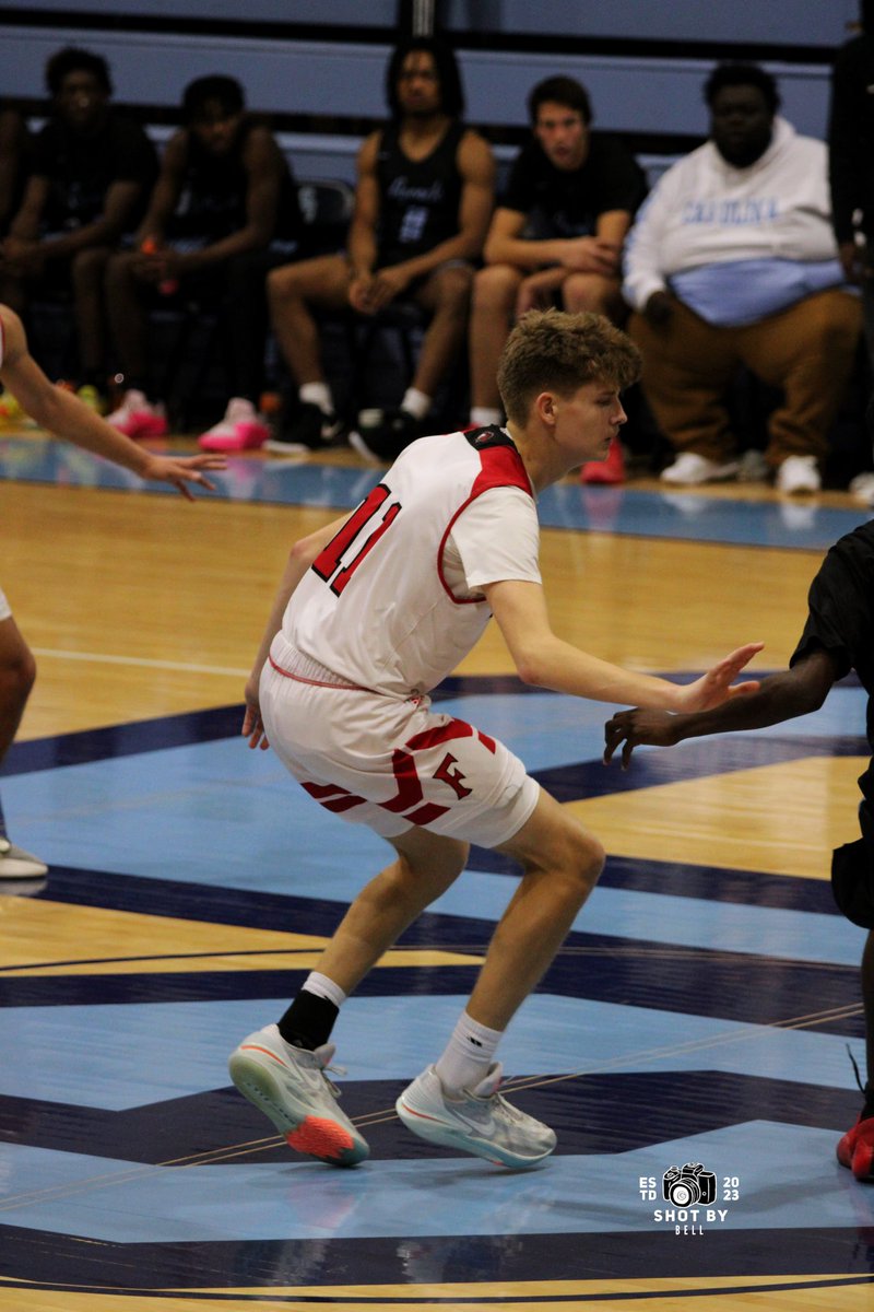 _shotbybell's tweet photo. Franklinton high school in the Holiday Invitational at South Granville Highschool https://t.co/1ScoRNi9az