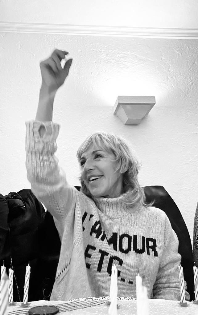 Ana_Torroja's tweet photo. Mi cara lo dice todo. 😃 Qué bien me lo pasé!!!! 🥳🥳🥳🥳
Gracias por vuestras felicitaciones que me llenan de alegría. Os quiero.  🫶🏼 https://t.co/6h5kAeupZf
