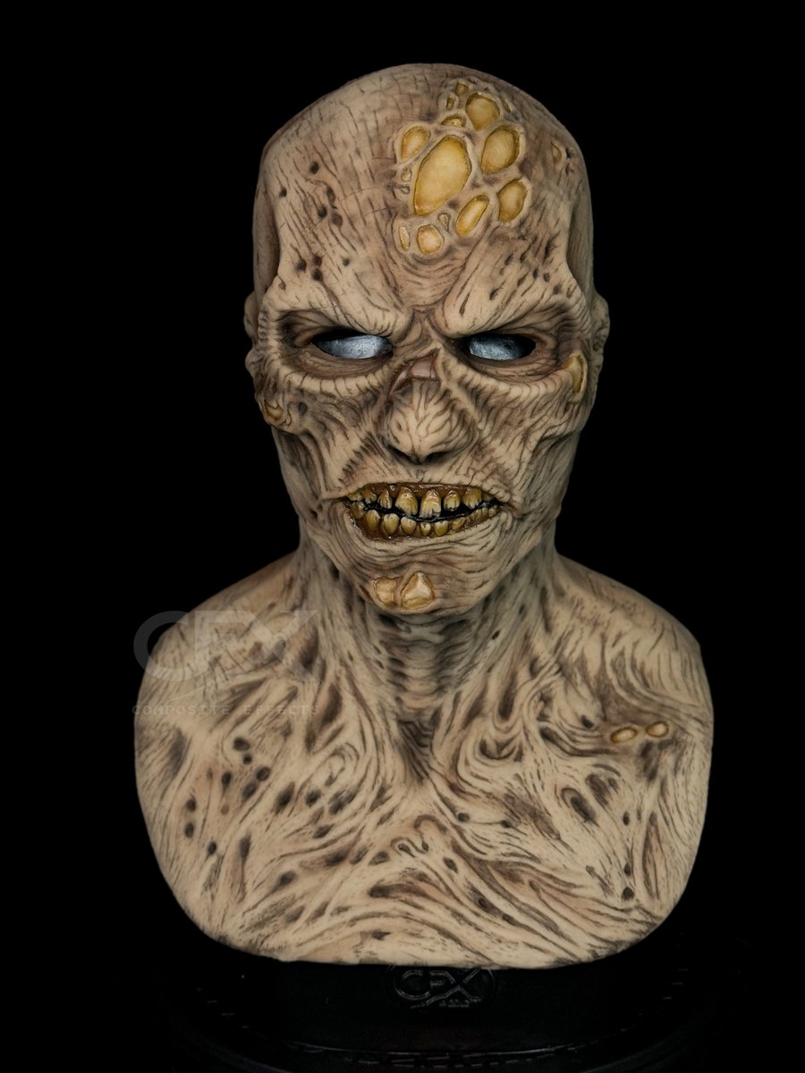 CFXunmasked's tweet photo. 💥HAPPY NEW YEAR AND NEW #CFXMASK DROP! 💥 Rising from his sarcophagus with the new year is our newest #mummy design, ✨#Imhotep!
Mummy Variant
$650.00 - 🤑GET $50 OFF THIS WEEK ONLY (1/1-1/8)
See more variants that are AVAILABLE NOW at https://t.co/NQv7tOySaU! https://t.co/mx7cAGSBMJ