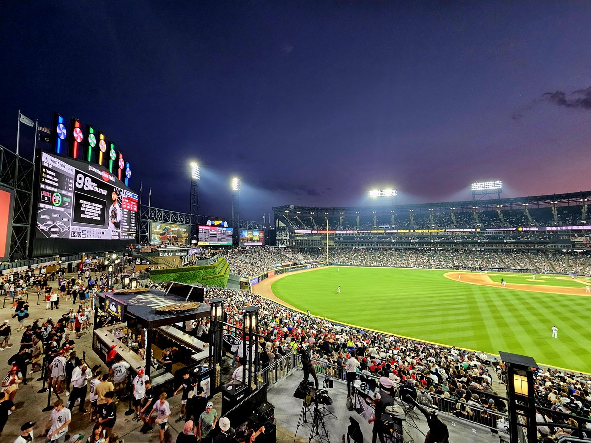 Sara823's tweet photo. I do love a stadium shot.. https://t.co/CQqdFaRVon