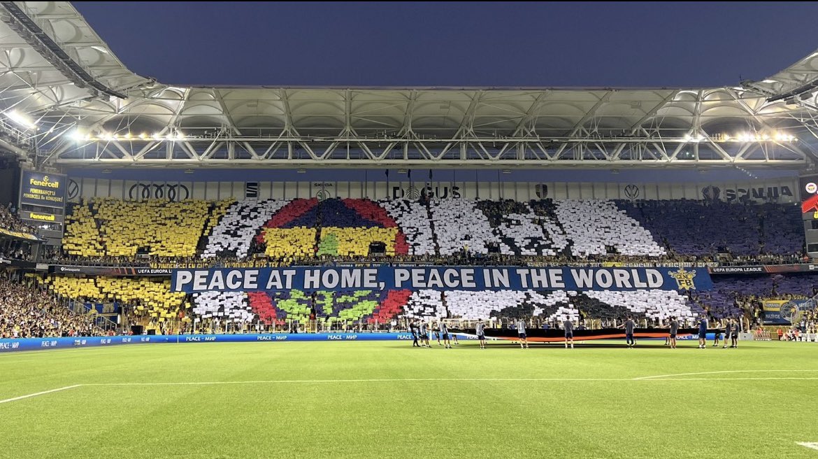 Kalplerimiz bir, kırmızı çizgimiz net! Canımız ATAMIZ!