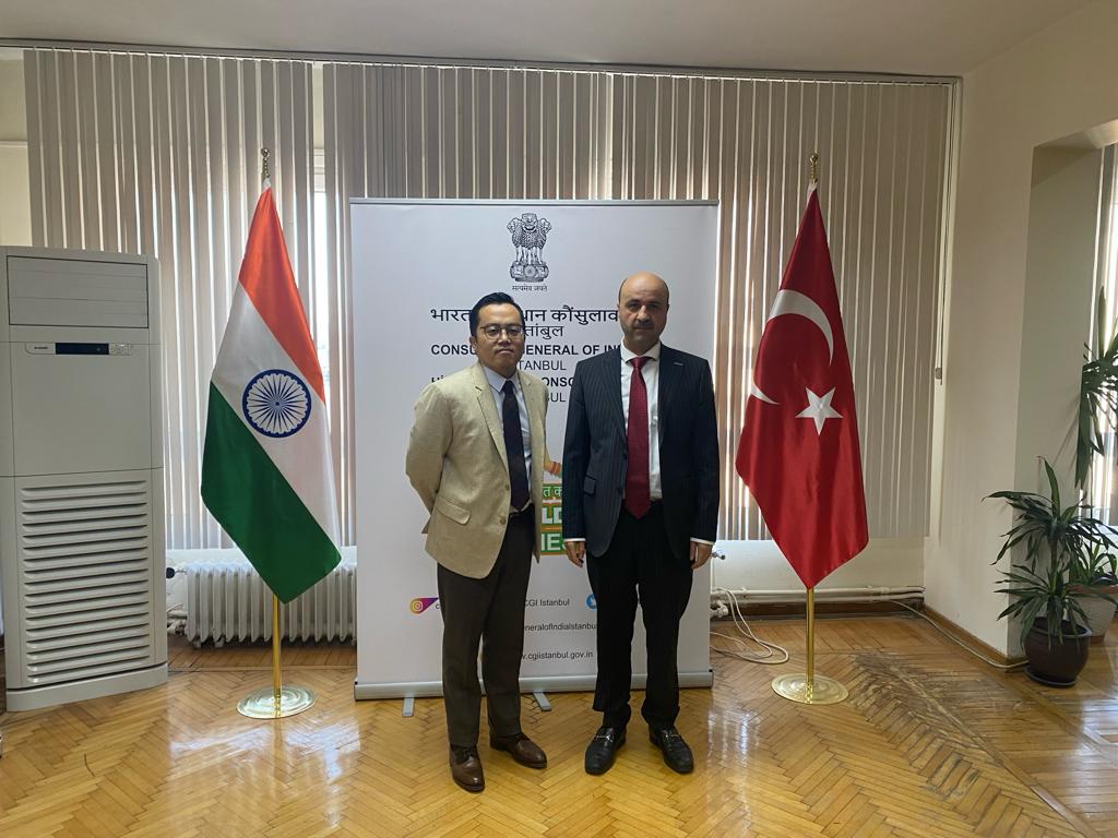 MUSIADIndia's tweet photo. Müsiad Hindistan temsilciliği olarak İstanbul’a yeni tayin olan Hindistan İstanbul Başkonsolosu sayın Mijito Vinito yu ziyaret ettik.MÜSİAD expo 2024 hakkında bilgilendirip Hindistan Türkiye arasındaki bütün ticari v sosyal programlarda beraber katılım sağlama isteğimizi paylştık https://t.co/7FqIeeu4nw