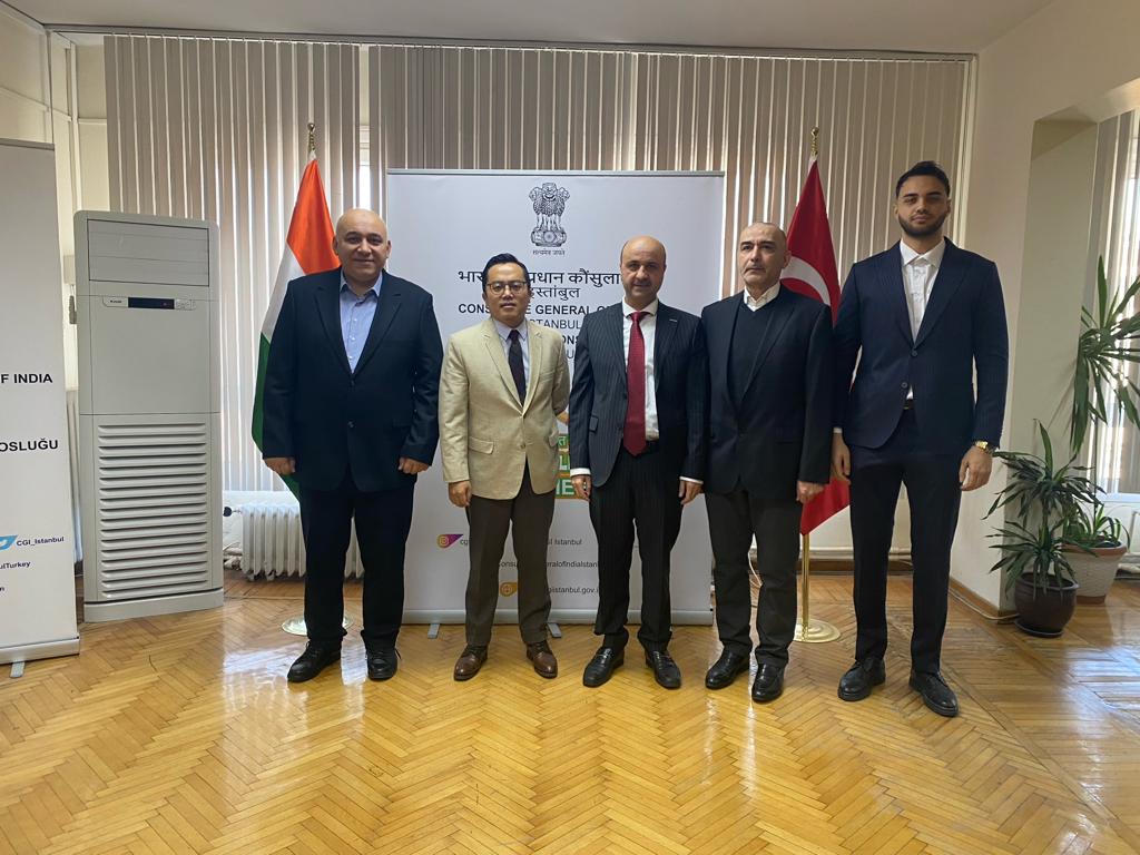 MUSIADIndia's tweet photo. Müsiad Hindistan temsilciliği olarak İstanbul’a yeni tayin olan Hindistan İstanbul Başkonsolosu sayın Mijito Vinito yu ziyaret ettik.MÜSİAD expo 2024 hakkında bilgilendirip Hindistan Türkiye arasındaki bütün ticari v sosyal programlarda beraber katılım sağlama isteğimizi paylştık https://t.co/7FqIeeu4nw