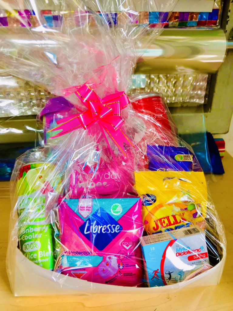 siim_phiiwe's tweet photo. Gifting is best done the heav.enly hampers’ way.✨

F1 &amp; F2: Period care package 
F3 &amp; F4: Snackbox 

DM or call or send a WhatsApp to 78442965 to order. https://t.co/QlnVoG7SvL