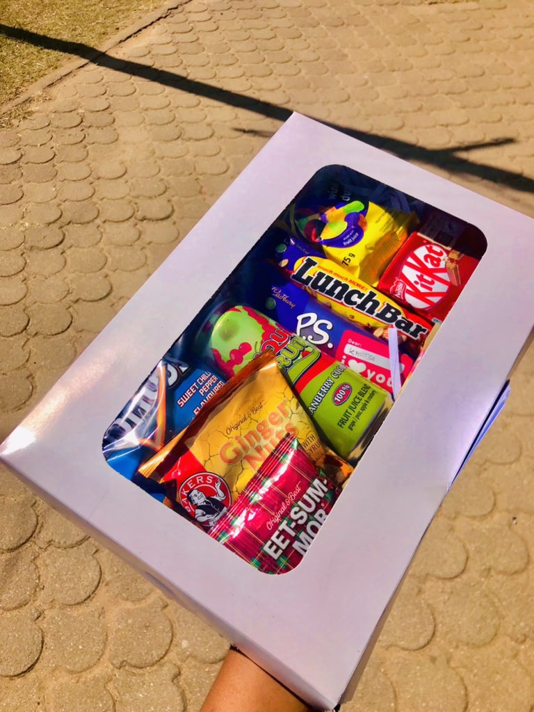 siim_phiiwe's tweet photo. Gifting is best done the heav.enly hampers’ way.✨

F1 &amp; F2: Period care package 
F3 &amp; F4: Snackbox 

DM or call or send a WhatsApp to 78442965 to order. https://t.co/QlnVoG7SvL