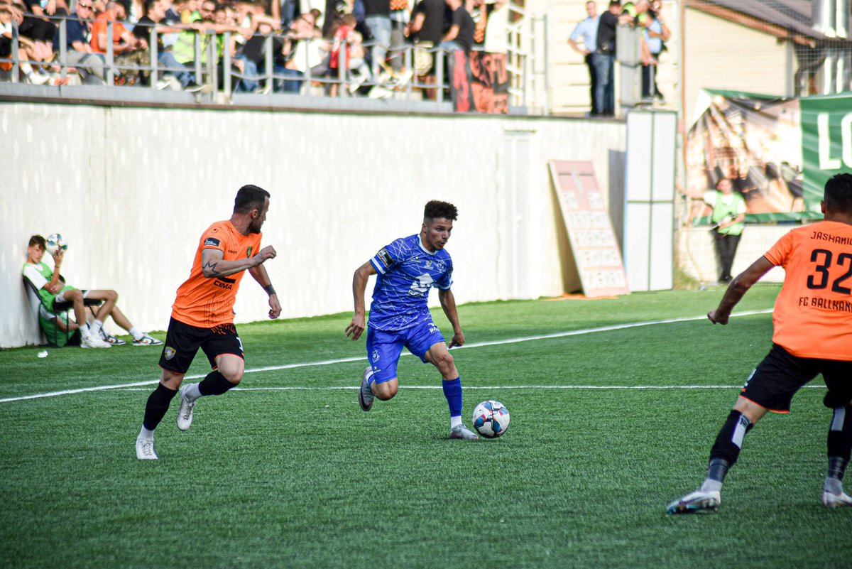 CroatiaFooty's tweet photo. Hajduk making a move for the young Kosovan winger, Elvir Gashijani!
Hajduk has already made an offer of €200k for the 17-year-old, but Llapi refused it as they value him more.
#Hajduk #Gashijani #Llapi https://t.co/I22ISbA5nT