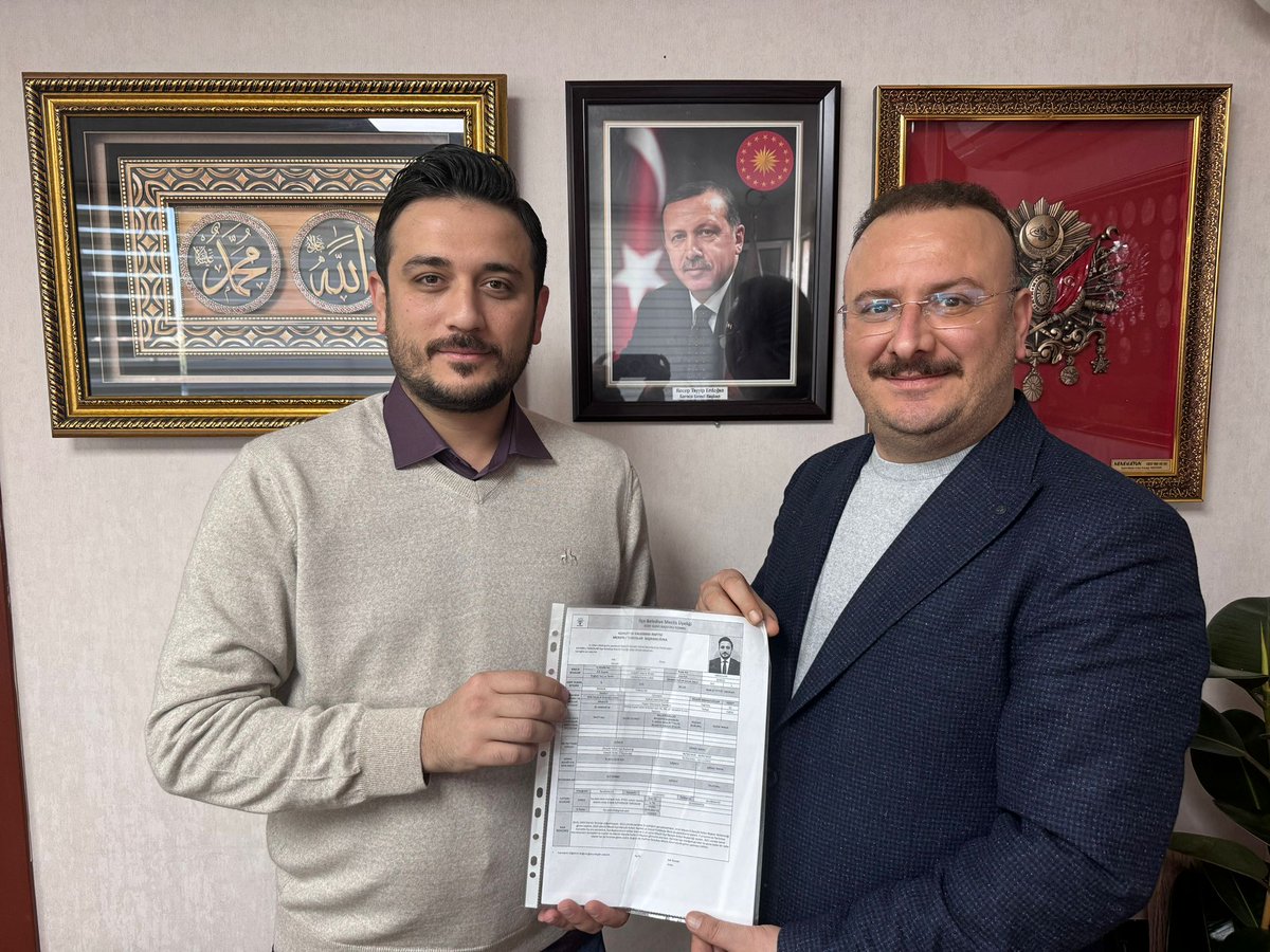 farukbilen33's tweet photo. TOROSLAR BELEDİYE MECLİS ÜYELİĞİ BAŞVURUMUZU TOROSLAR İLÇE BAŞKANLIĞI'MIZDA  SN.FERDİ ÇOKKESER BAŞKANIMIZA TESLİM ETTİK. RABBİM HAKKIMIZDA HAYIRLISINI NASİP ETSİN İNŞALLAH... https://t.co/aSV1ZIvgjw