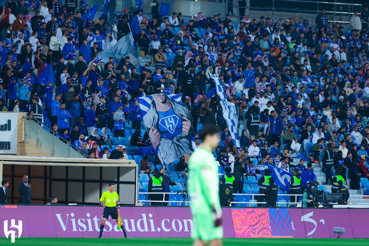 Alhilal_EN's tweet photo. 2 goals ⚽️
3 points ✅ 
 In the last match in 2023 🗓️

#AlHilal 💙 https://t.co/lNi2ZnqG07