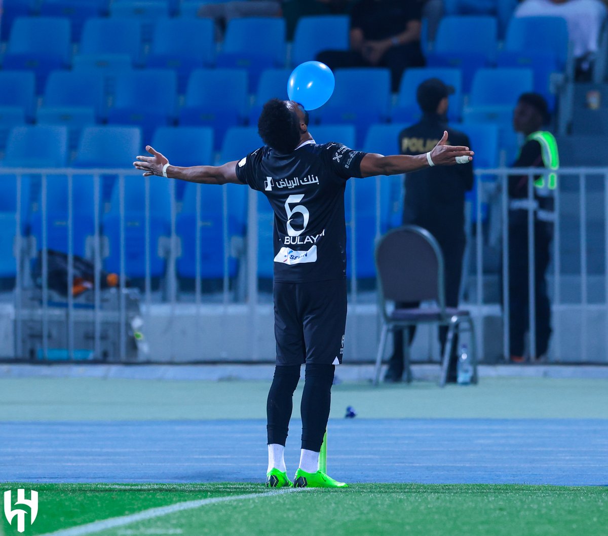 Alhilal_EN's tweet photo. 2 goals ⚽️
3 points ✅ 
 In the last match in 2023 🗓️

#AlHilal 💙 https://t.co/lNi2ZnqG07