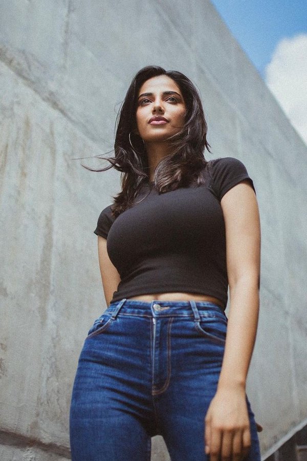 GCiDefubgAAoq9A?format=jpg&name=900x900