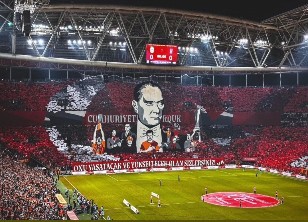 KeceCem_'s tweet photo. Orta Çağ zihniyetini yürütenler, bu zihin ve gericilikle savaşan Atatürk ve değerlerinden elbette korkacaklardir.
3-5 Milyon dolar için bu aşağılanmaya göz yumup kul köle olan Arap severler sizler en aşağılık yaratıklarsiniz.
#TFFİstifa #GSvsFB https://t.co/GgkXKhwFwM