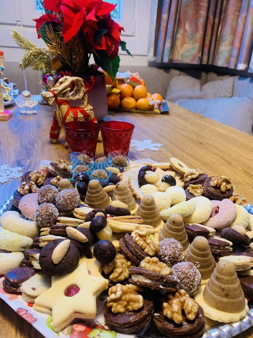How was your christmas? What's your biggest treat? :P https://t.co/OlIxir5F8K