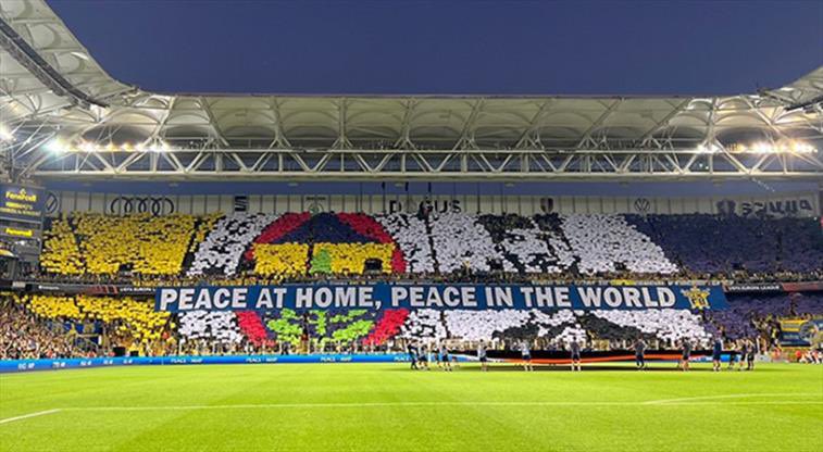 Rakip olabiliriz ama söz konusu milli değerler olunca tek yüreğiz.
#iptal