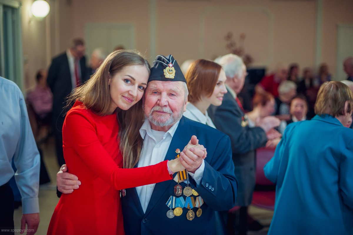 Завтра навещаем двух ветеранов, хотим подарить на НГ всякие вкусняшки типа икры, колбасы и тд. Кто хочет поучаствовать и готов купить / оплатить?