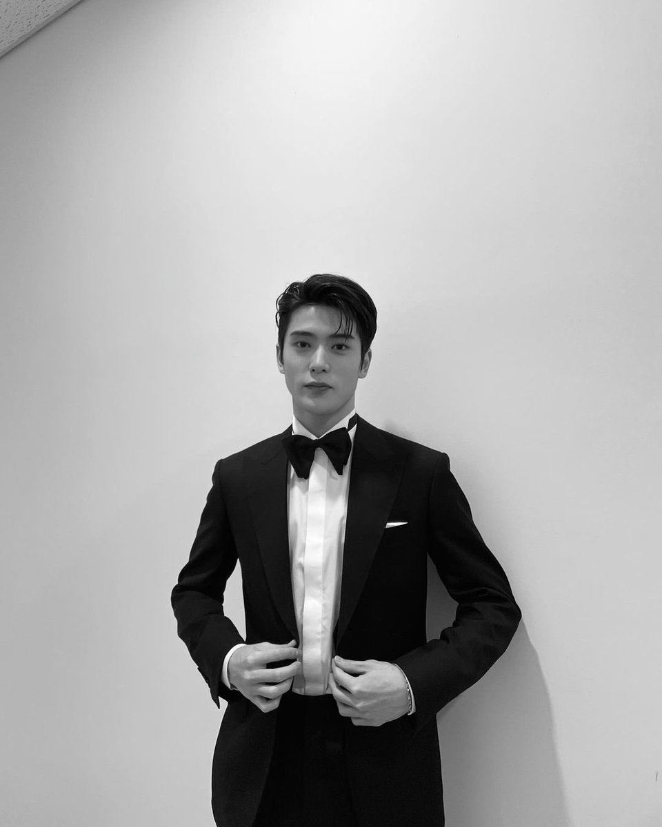 maeRong97's tweet photo. 같이 결혼식장에 들어가고싶음....
하.... https://t.co/liuyTg6up6