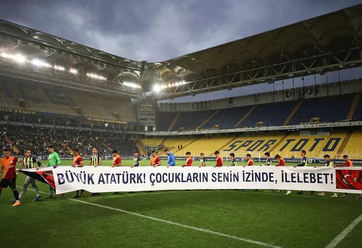 begdilielf's tweet photo. Zamanında nasıl şeyler yaşattık hasımsız orospu çocuklarına 😀  #GSvsFB https://t.co/P18SFRxliL