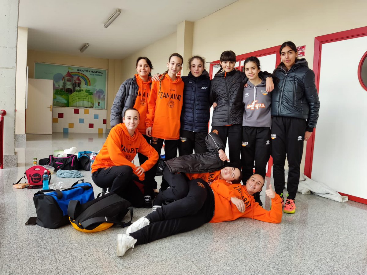 RecoletasZamora's tweet photo. 🏀 CANTERA |

Gran jornada para nuestras cadetes e infantiles que pudieron disfrutar de un bonito día de baloncesto.

Gracias al @VillaresBalonc por su invitación. Un placer 😊

#VamosZamarat 🟠 https://t.co/fwTrFLiyzi