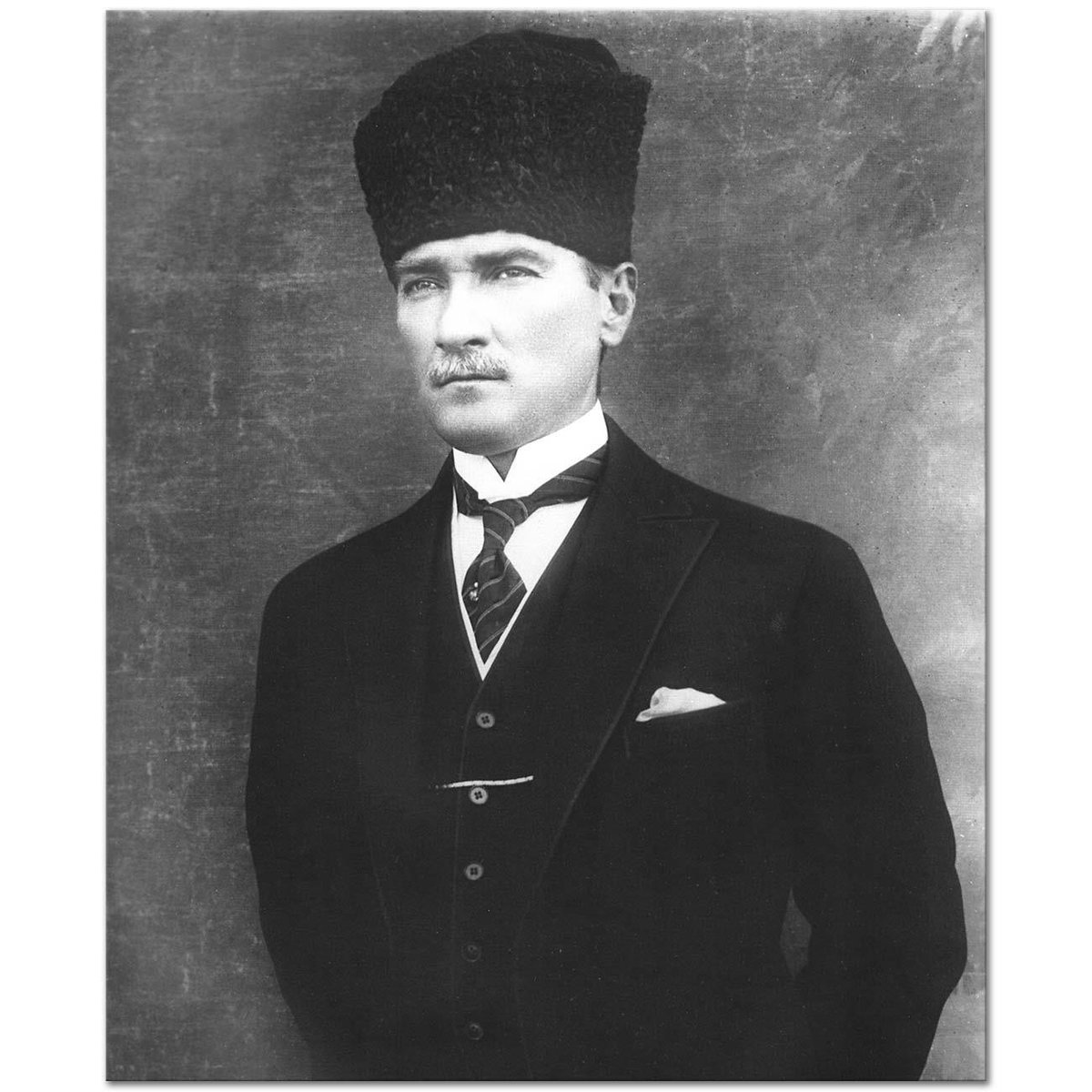 _AlabardA_'s tweet photo. Mustafa Kemal yoksa biz de yokuz. https://t.co/HwNuE7BGa1