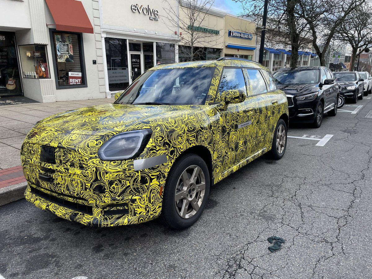 pfucito's tweet image. Pre-production camouflaged Mini EV spotted in Northern, NJ. #MiniEV #carspotting