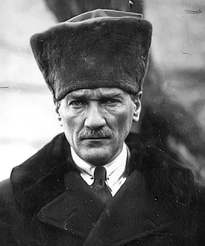 Öldükten sonra bile savaş kazanan bir lidere sahipsiniz değerini bilin 💙💛❤️