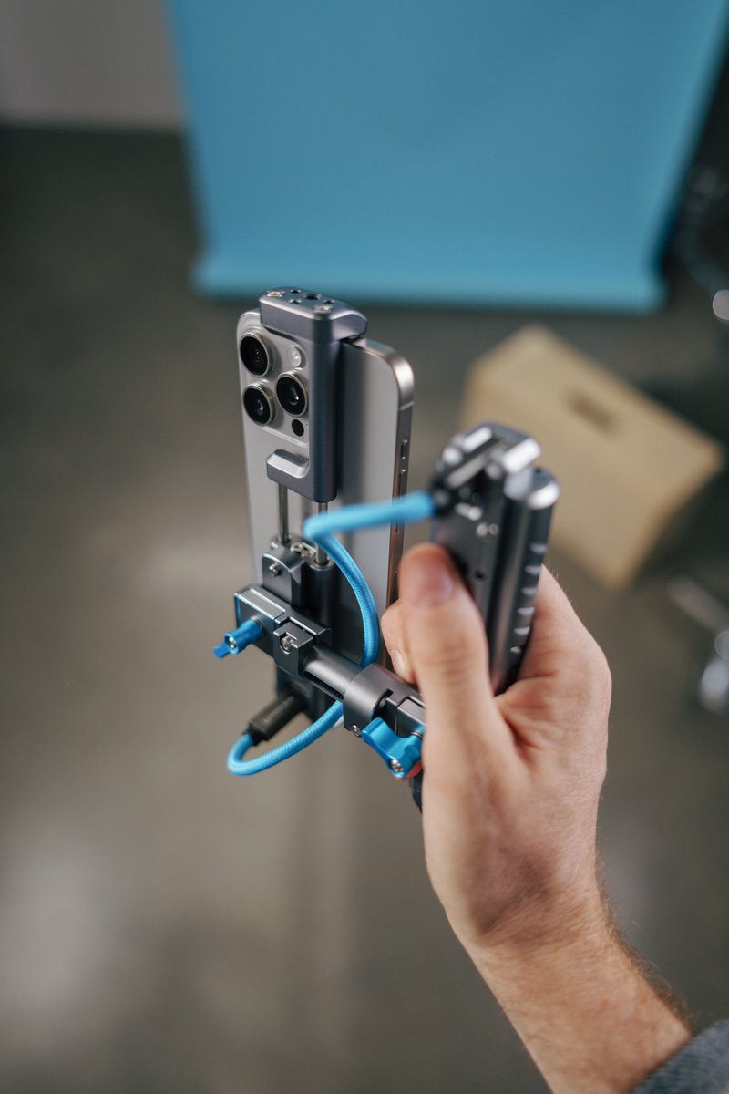 stalman's tweet photo. A lot of my jobs are creating videos for social media so I made a tripod clamp with @KondorBlue for all the vertical filmmakers out there
A rock solid grip on your phone, slim enough to pocket, and ready to rig into a production kit
https://t.co/RYWpSRPB1b https://t.co/cGa7oGhZdC