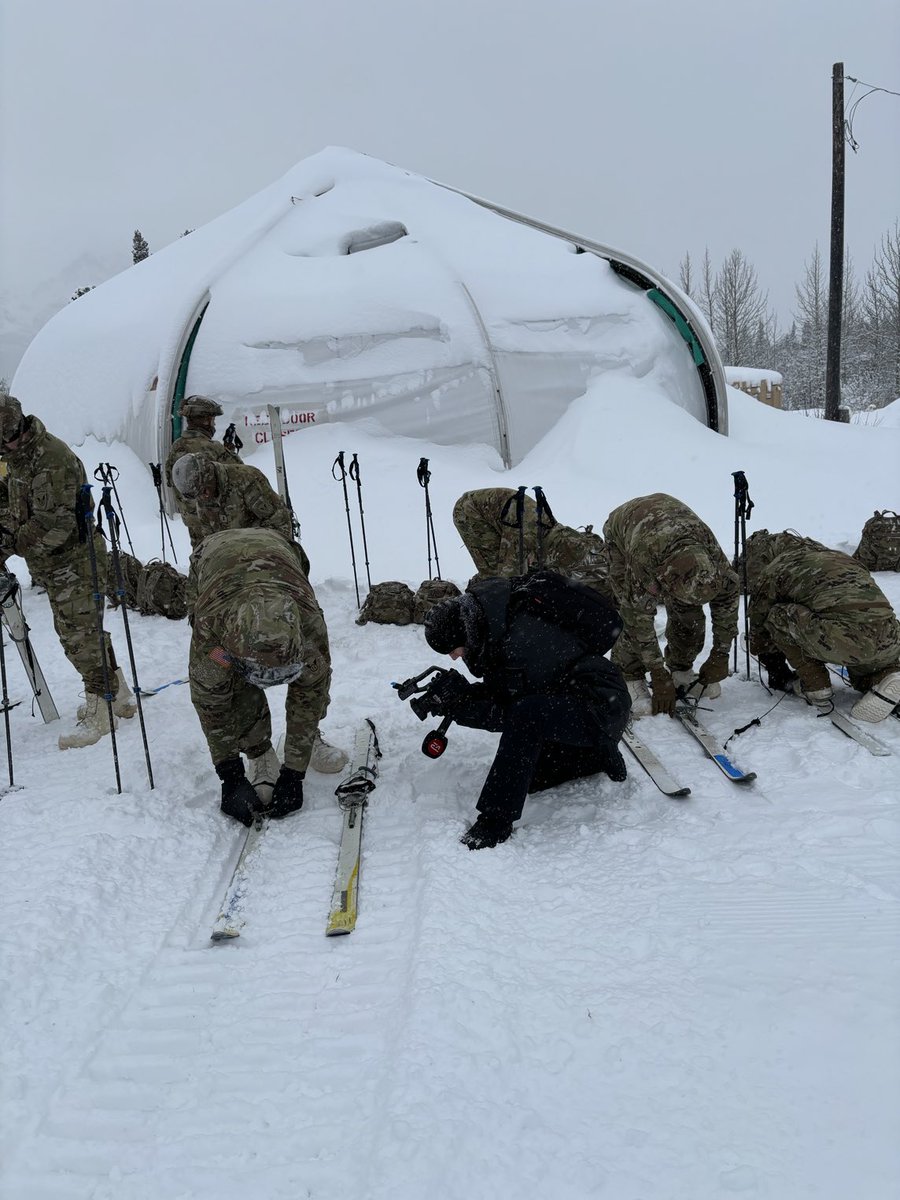 Koldt men smukt. Efter en rejse til “verdens ende” alias Alaska. USA vil generobre magten i Arktis. Lang vej endnu - for russerne har oprustet deroppe i årtier. ⁦<a href="/tv2newsdk/">TV 2 NEWS</a>⁩ i 19 ⁦<a href="/CelinaDanielsen/">Celina Liv Danielsen</a>⁩