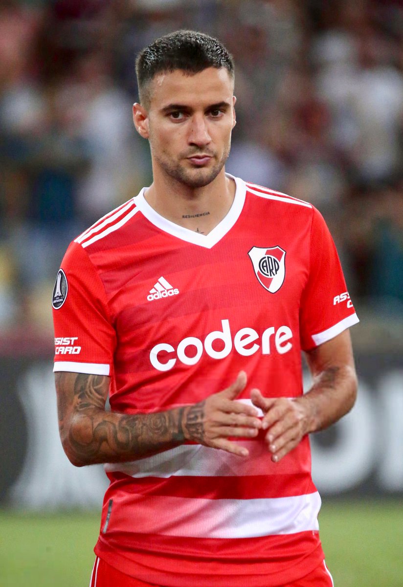 Mammana sólo tiene más titularidades en el año que Suárez, Zuculini y Martínez juntos. Pero al único que limpian es al que tiene contrato por productividad y puso plata de su bolsillo para volver. Una vergüenza como lo destrataron.