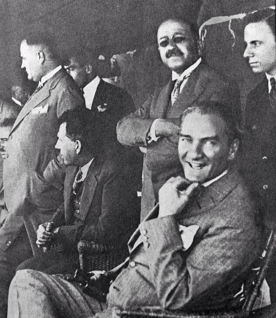Programci_Bey60's tweet image. Atamın şöyle karizma fotoğraflarını bırakalım  :)))))
#ATATÜRK #Ataturk #Fb #gs #GSvFB