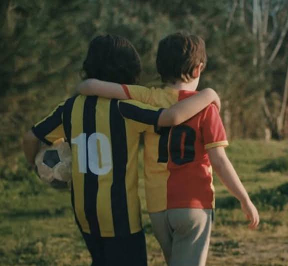 Söz konusu Vatansa, biz hep beraberiz. Birbirimizi yeriz ama kimseye yedirtmeyiz..
#GSvsFB #Atatürk #tffistifa