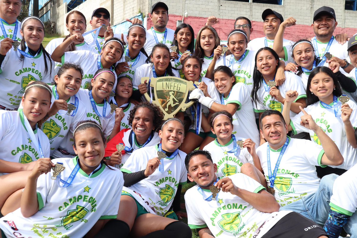 LigaNacionalFem's tweet photo. Equipos 🏆 CAMPEONES 🥇 del 2023
En este año hemos coronado a 3 equipos ✍🏼 Su nombre se escribió con letras doradas.
🏆Unifut Antigua Campeón del #CL2023
🏆Juventud copalera femenino Campeón del #AscensoCL2023 y
🏆Xinabajul Femenil Campeón del #AP2023
#TuLigaConZGas https://t.co/CtFyd4w9Uw