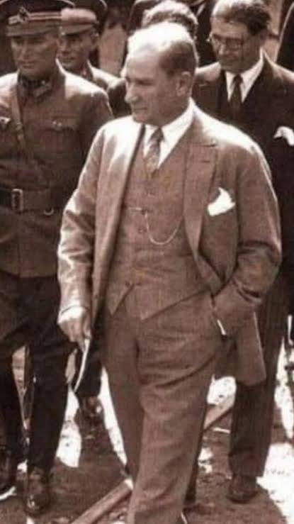 cnsdall's tweet photo. #ATATÜRK https://t.co/7b65ENBhyf