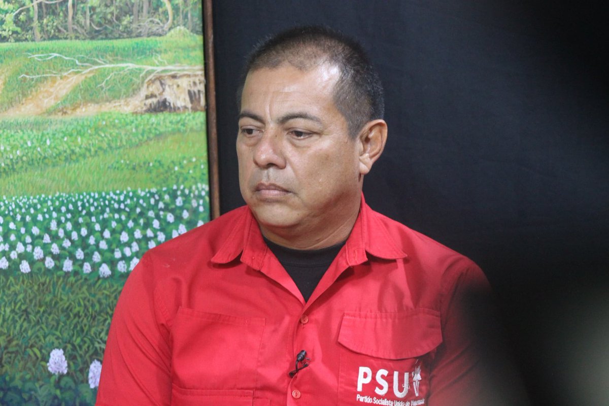 Hoy fuimos con ⁦<a href="/UrriolaCandanga/">Oscar Eduardo Urriola</a>⁩ a Contactv, a “Portafolio”, conducido por el comunicador Teófilo Segovia. Cerrando el 2023 y acercándonos al 2024, con un debate político de altura ⁦<a href="/NicolasMaduro/">Nicolás Maduro</a>⁩ ⁦<a href="/dcabellor/">Diosdado Cabello R</a>⁩ ⁦<a href="/delcyrodriguezv/">Delcy Rodríguez</a>⁩ ⁦<a href="/PartidoPSUV/">PSUV</a>⁩ ⁦