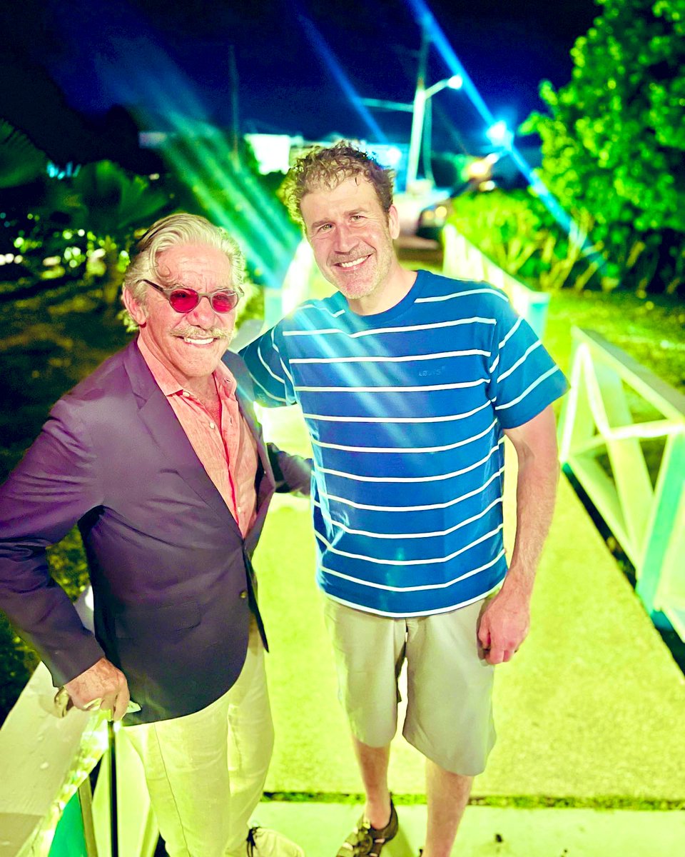 Ruchin80's tweet photo. went to a Mexican taqueria in #anguilla and saw #geraldorivera &amp; asked hubby to pretend taking pics of me! And get him in the backgrounds. when Geraldo was leaving pushed hubby to go and say Hi! Thank you @GeraldoRivera for being so kind and taking a pic with @HermannChef https://t.co/beIUOZqlIa