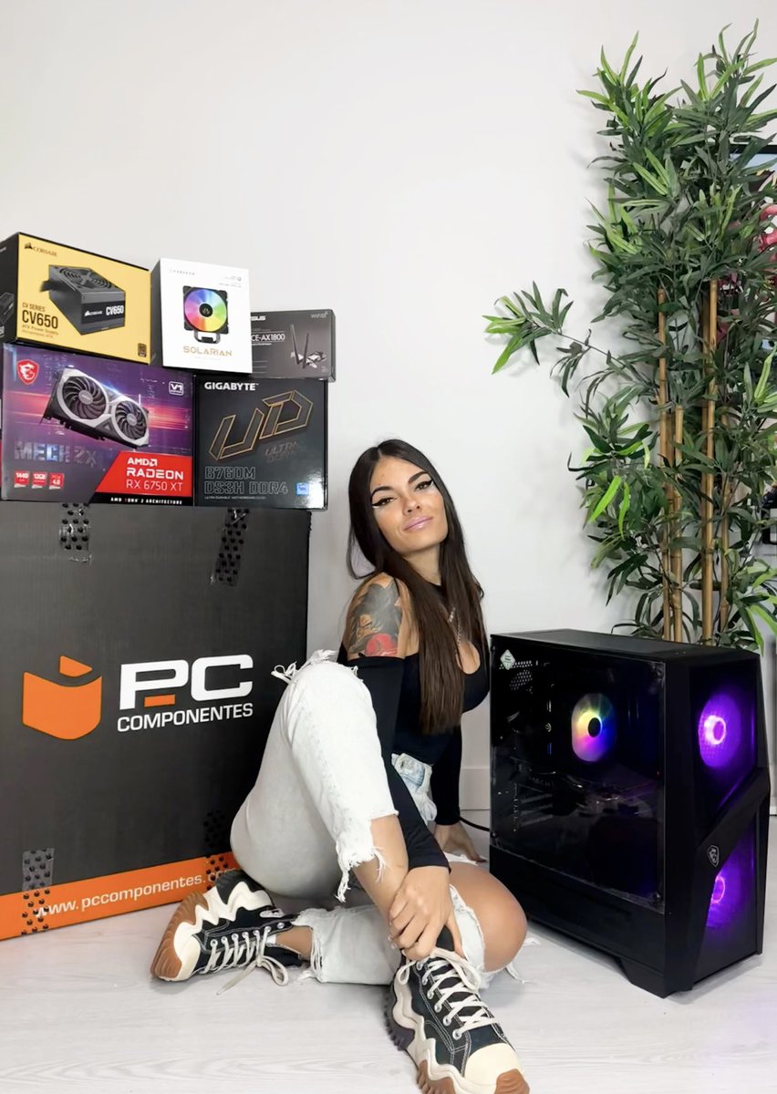 ¡SORTEO! 🎁✨ Me he unido con @pccom para que uno de vosotros se lleve este increíble PcCom Ready con el que irás volando. Para participar: ✅ RT ✅ Follow @SandraCabeza + @pccom 💬Comenta mencionando a un amigo diciendo 'Leviathan quiero el PcCom Ready en...'