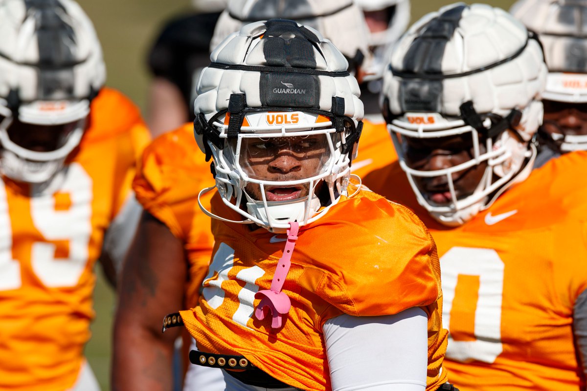 Vol_Football's tweet photo. 🏈 in sunny Florida ☀️

#GBO 🍊 https://t.co/VapH2QVkfE